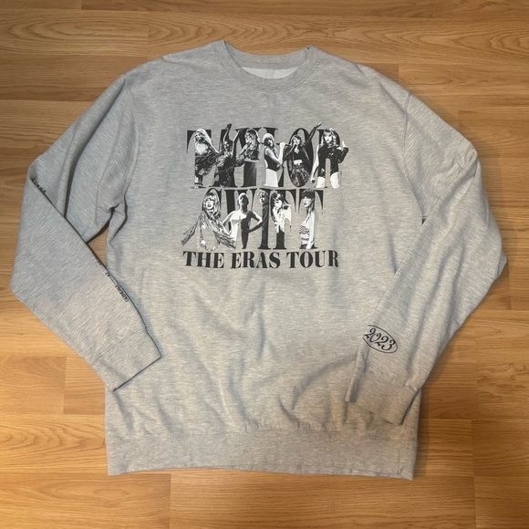 Taylor Swift The Eras Tour Grey Crewneck Never Worn XXL